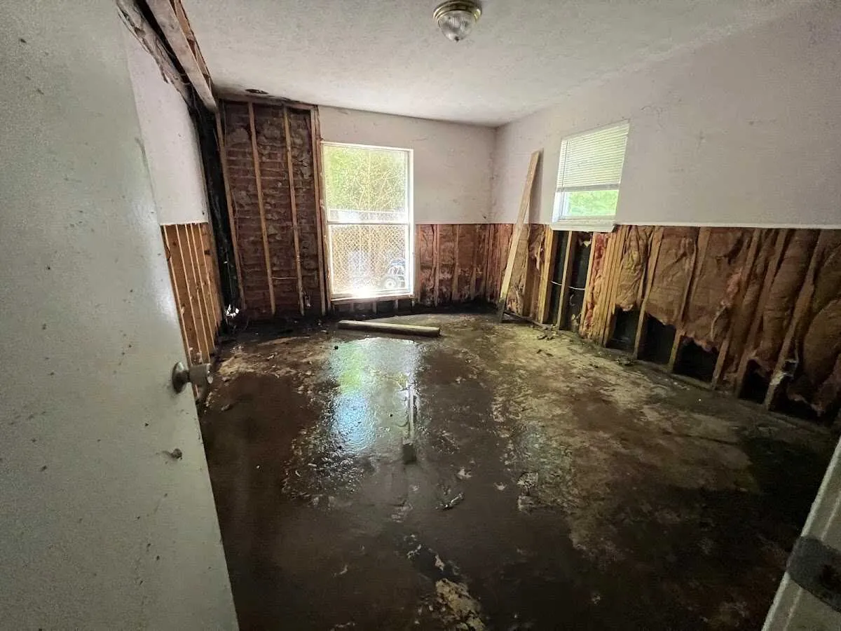 Water Damage Restoration services in Hartford City, IN